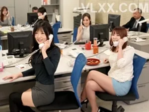 Cậu em trai nhút nhát được một người chị họ nứng cho biết mùi đời