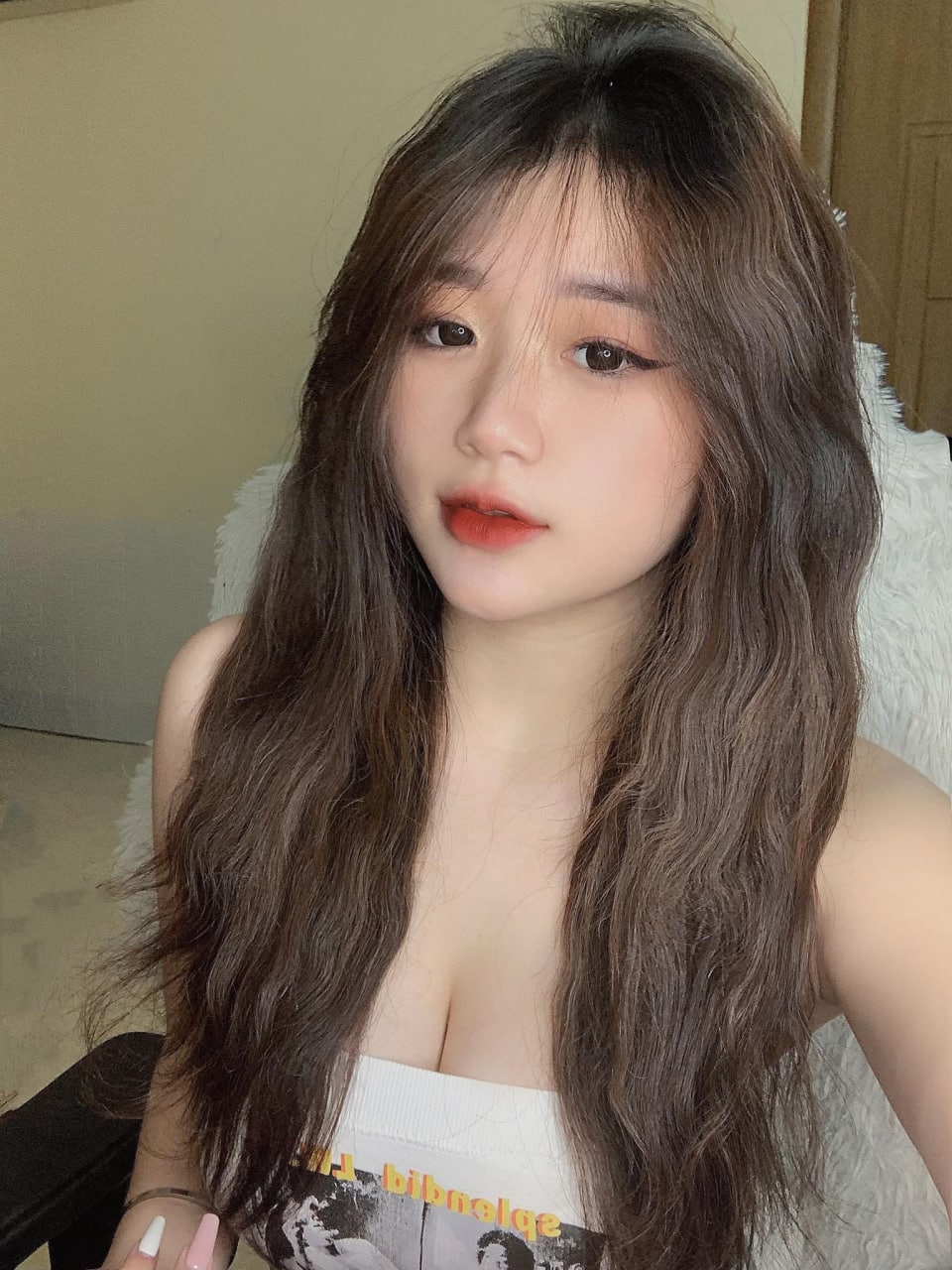 Địt nhau cùng em thư ký vú căng sau giờ tăng ca